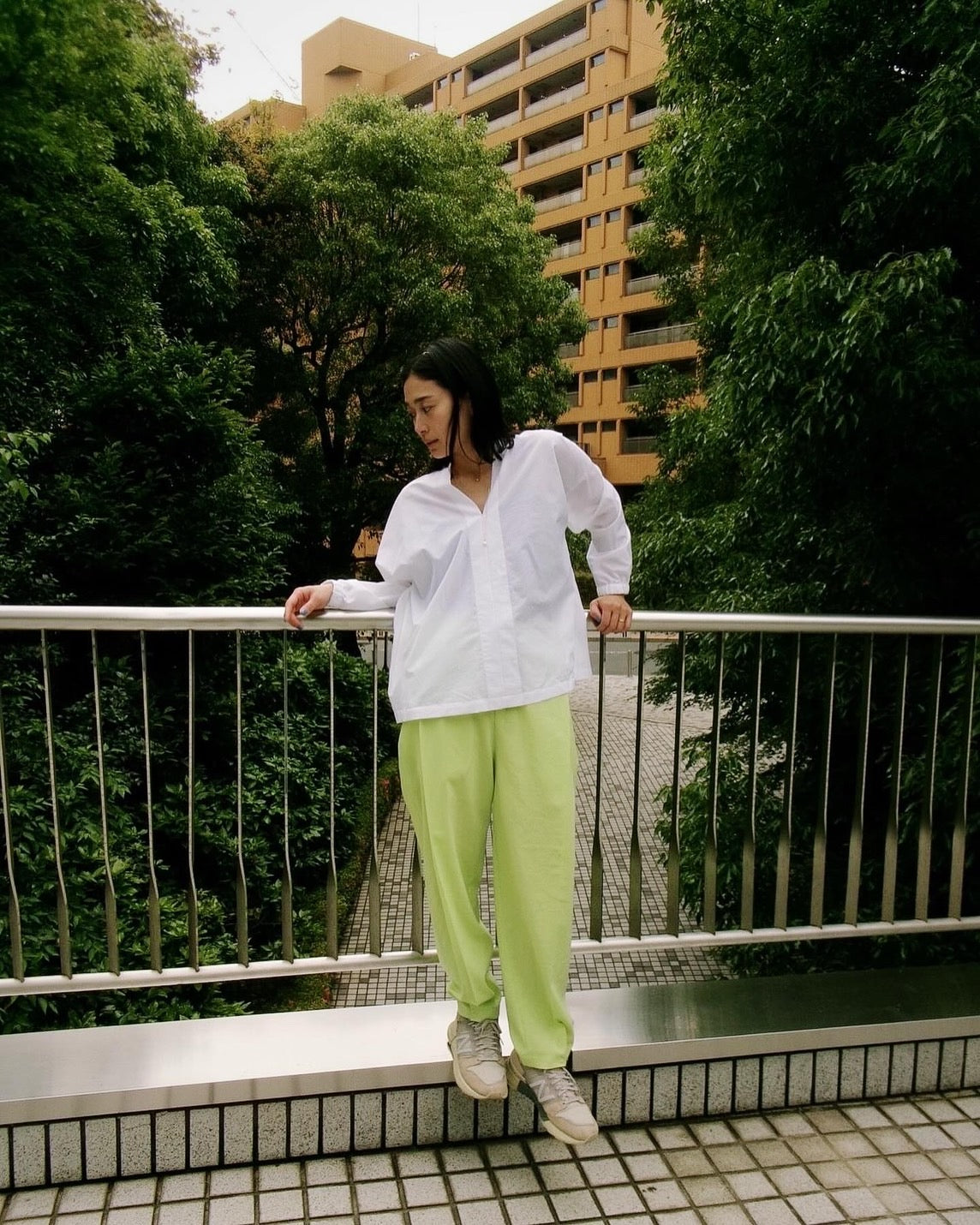Tuck tapered pants