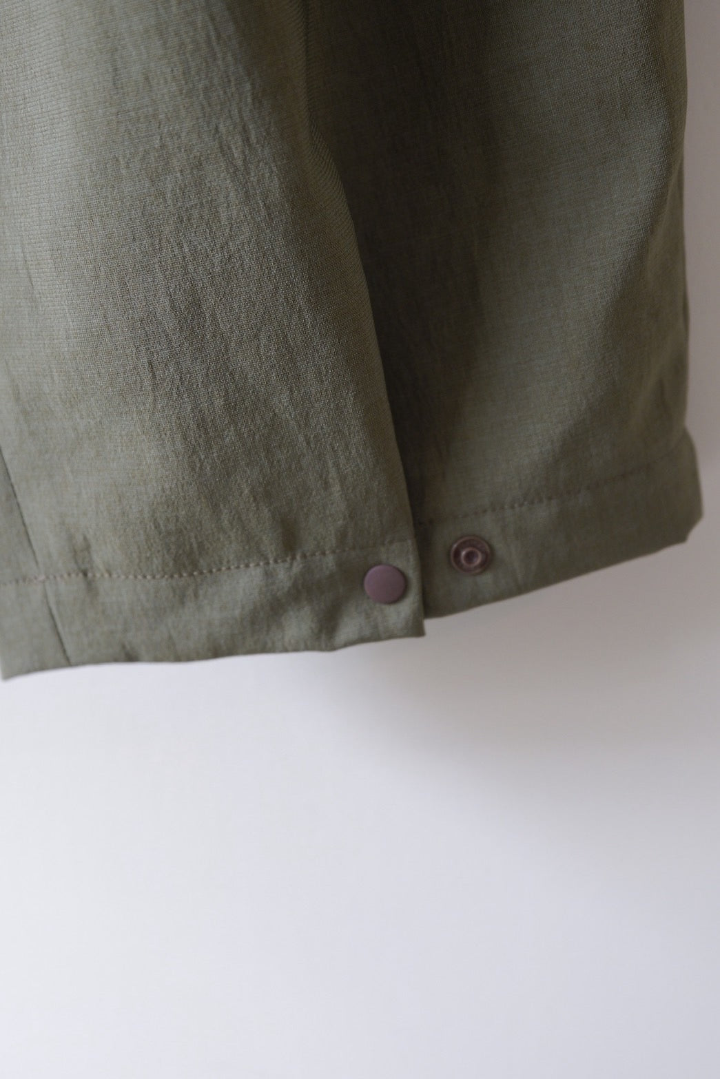 Tuck tapered pants